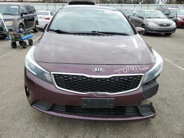 3KPFK4A75HE076114 - 2017 KIA FORTE LX MAROON photo 5