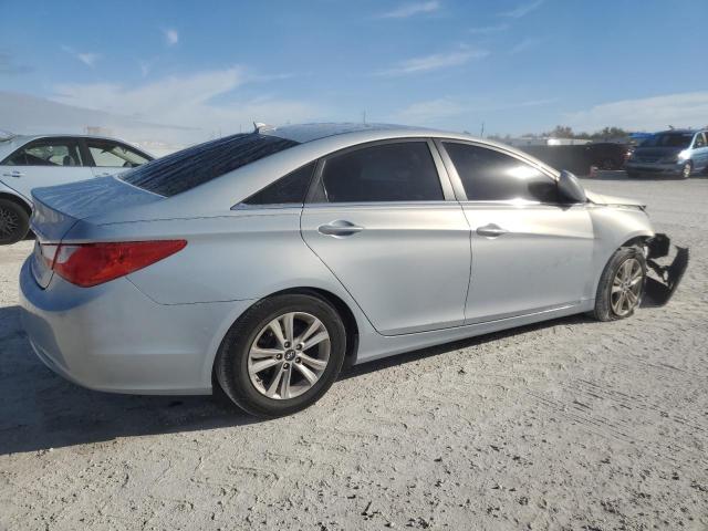 5NPEB4AC3CH403896 - 2012 HYUNDAI SONATA GLS SILVER photo 3