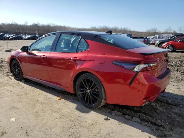 4T1K61BK6MU043280 - 2021 TOYOTA CAMRY XSE RED photo 2