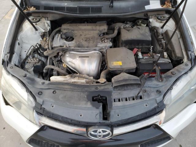 4T1BF1FK5FU064974 - 2015 TOYOTA CAMRY LE WHITE photo 11