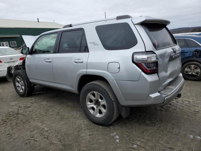 JTEBU5JR0J5590434 - 2018 TOYOTA 4RUNNER SR5/SR5 PREMIUM 银色 照片 2