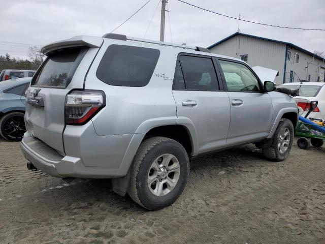 JTEBU5JR0J5590434 - 2018 TOYOTA 4RUNNER SR5/SR5 PREMIUM 银色 照片 3