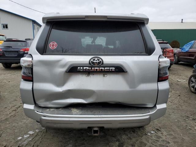 JTEBU5JR0J5590434 - 2018 TOYOTA 4RUNNER SR5/SR5 PREMIUM 银色 照片 6