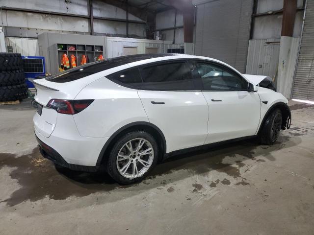 5YJYGDEE4MF304126 - 2021 TESLA MODEL Y WHITE photo 3