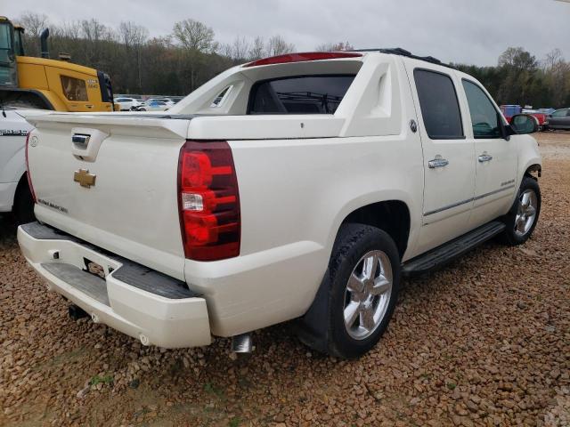 3GNTKGE71DG247221 - 2013 CHEVROLET AVALANCHE LTZ WHITE photo 3