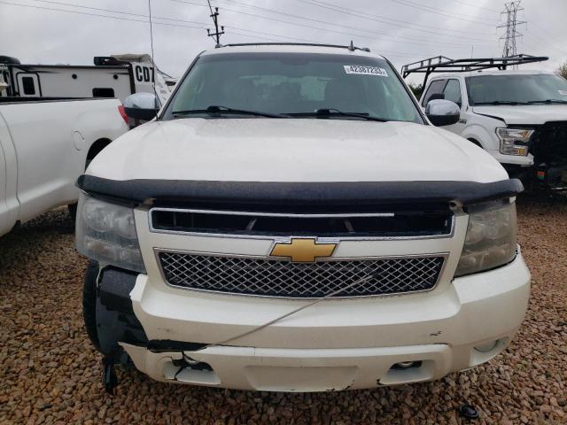 3GNTKGE71DG247221 - 2013 CHEVROLET AVALANCHE LTZ WHITE photo 5