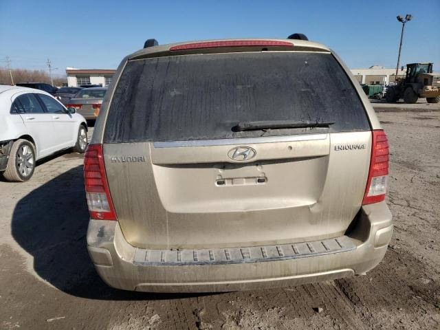 KNDMC233876029358 - 2007 HYUNDAI ENTOURAGE GLS GOLD photo 6