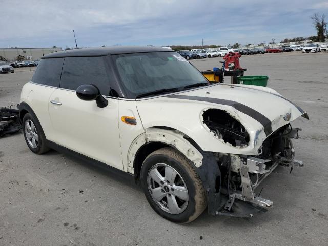 WMWXP5C54G3B14736 - 2016 MINI COOPER WHITE photo 4