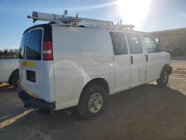 1GCWGFCA2D1904168 - 2013 CHEVROLET EXPRESS G2 WHITE photo 3