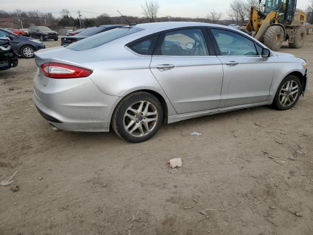 3FA6P0H75FR122245 - 2015 FORD FUSION SE SILVER photo 3