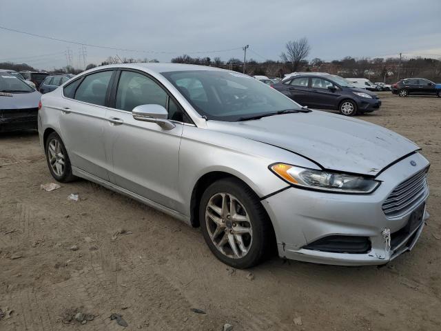 3FA6P0H75FR122245 - 2015 FORD FUSION SE SILVER photo 4