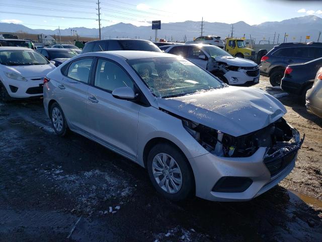 3KPC24A36JE011391 - 2018 HYUNDAI ACCENT SE SILVER photo 4