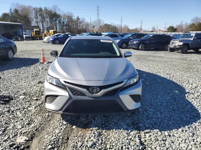 4T1B11HK9KU220746 - 2019 TOYOTA CAMRY L SILVER photo 5