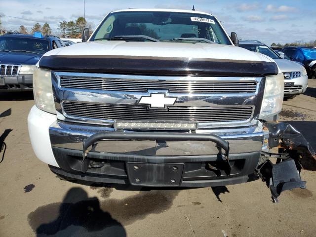 1GCEK14C57E546574 - 2007 CHEVROLET SILVERADO K1500 WHITE photo 5