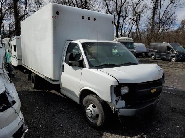 1GB3G3CG1D1160637 - 2013 CHEVROLET EXPRESS G3 WHITE photo 4