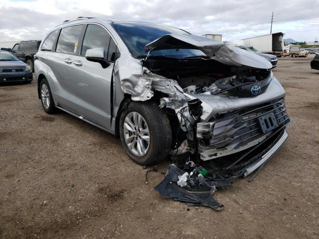 5TDZSKFC5NS056910 - 2022 TOYOTA SIENNA LIMITED SILVER photo 4