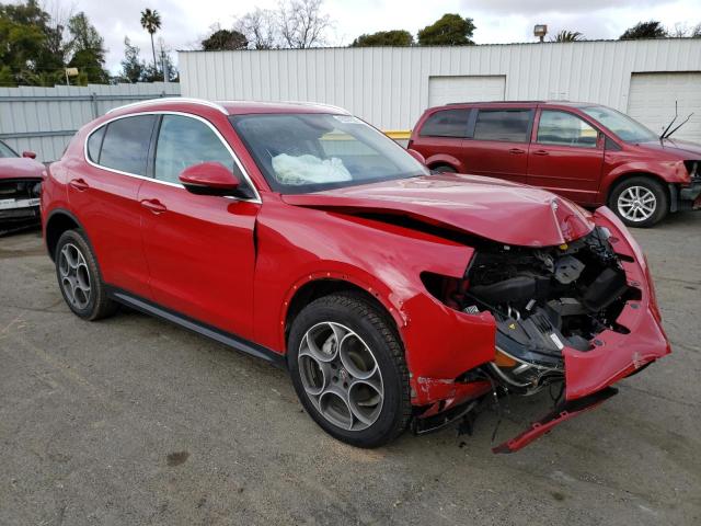 ZASFAKAN4J7B70746 - 2018 ALFA ROMEO STELVIO RED photo 4