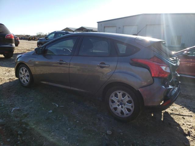 1FAHP3K25CL265276 - 2012 FORD FOCUS SE GRAY photo 2