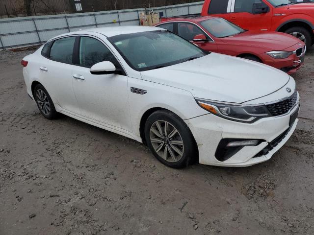 5XXGT4L32KG370077 - 2019 KIA OPTIMA LX WHITE photo 4