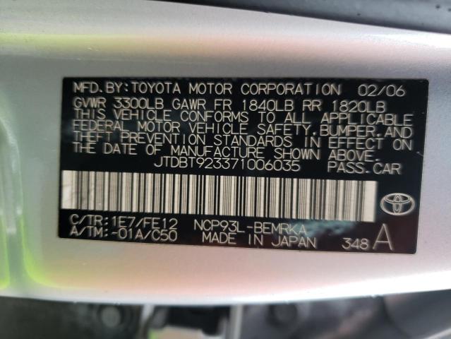 JTDBT923371006035 - 2007 TOYOTA YARIS SILVER photo 13