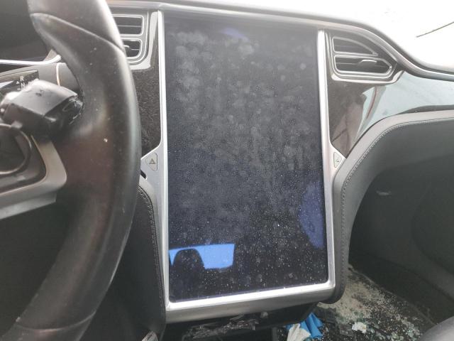 5YJSA1S17EFP64096 - 2014 TESLA MODEL S Արծաթագույն լուսանկար 9