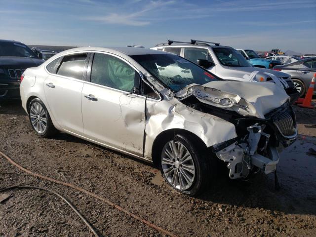 1G4PS5SK3D4224815 - 2013 BUICK VERANO WHITE photo 4