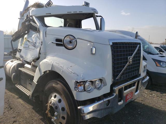 4V4KC9EH7KN215789 - 2019 VOLVO VHD WHITE photo 9