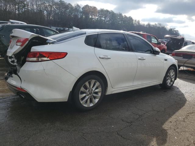 5XXGT4L39JG271013 - 2018 KIA OPTIMA LX WHITE photo 3