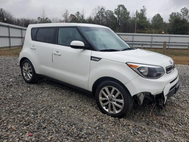 KNDJP3A52H7447430 - 2017 KIA SOUL + WHITE photo 4