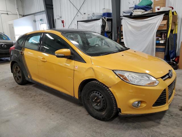 1FAHP3K29CL295798 - 2012 FORD FOCUS SE YELLOW photo 4