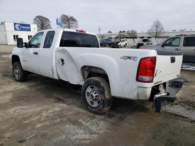 1GT22ZCG0DZ301840 - 2013 GMC SIERRA K2500 HEAVY DUTY WHITE photo 2