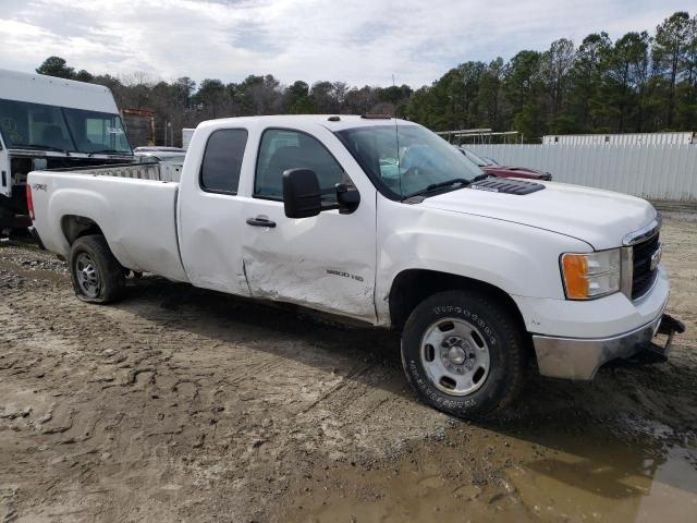 1GT22ZCG0DZ301840 - 2013 GMC SIERRA K2500 HEAVY DUTY WHITE photo 4