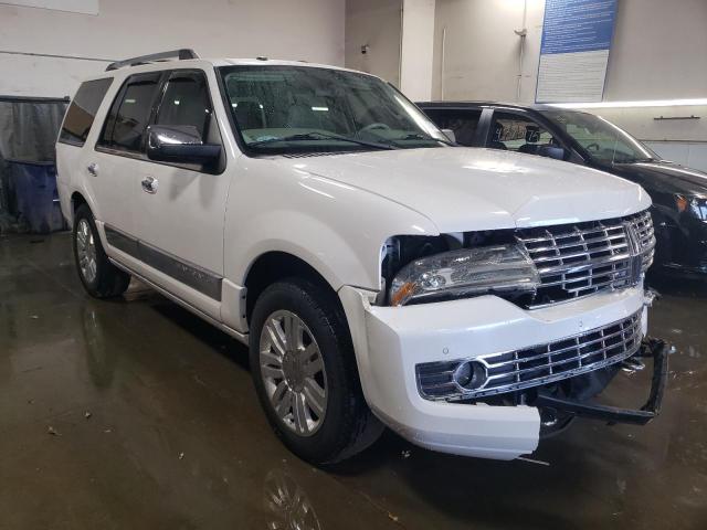 5LMJJ2J51DEL05094 - 2013 LINCOLN NAVIGATOR WHITE photo 4