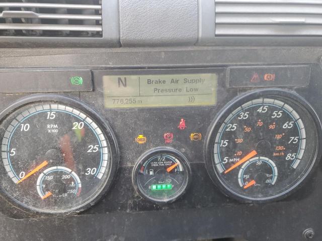 3AKJGLDR8HSHV4588 - 2017 FREIGHTLINER CASCADIA 1 Kırmızı fotoğraf 8