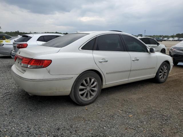 KMHFC46F38A305062 - 2008 HYUNDAI AZERA SE WHITE photo 3