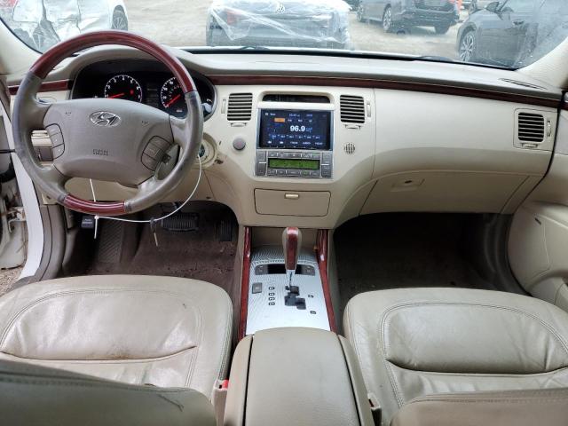 KMHFC46F38A305062 - 2008 HYUNDAI AZERA SE WHITE photo 8