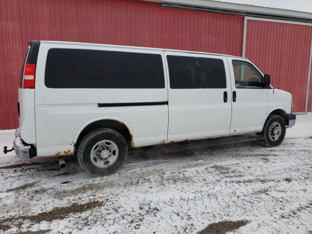 1GAHG39K981226332 - 2008 CHEVROLET EXPRESS G3 WHITE photo 3