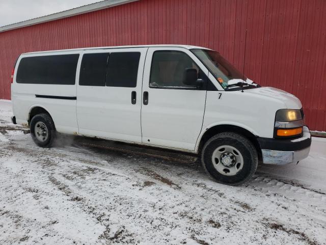 1GAHG39K981226332 - 2008 CHEVROLET EXPRESS G3 WHITE photo 4