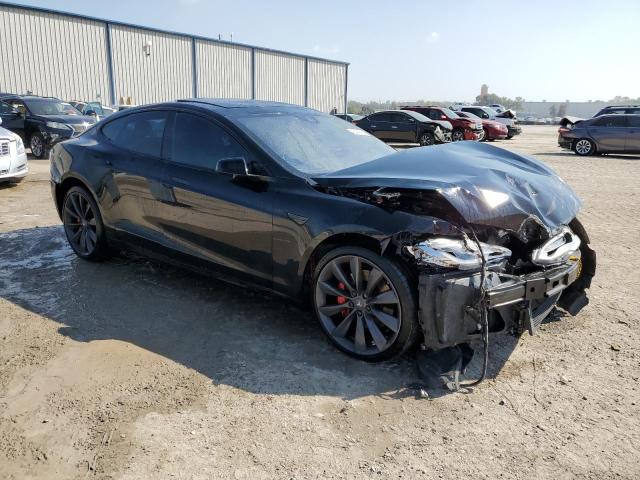 5YJSA1E42GF159895 - 2016 TESLA MODEL S Սև լուսանկար 4