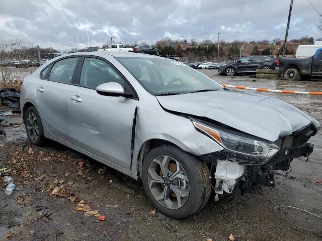 3KPF24AD2ME348456 - 2021 KIA FORTE FE GRAY photo 4