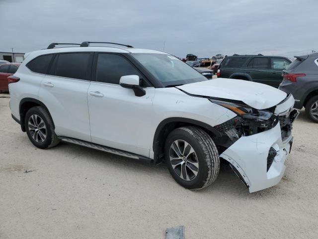 5TDKDRAH6PS520653 - 2023 TOYOTA HIGHLANDER L WHITE photo 4