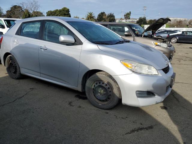2T1KU40E29C067511 - 2009 TOYOTA MATRIX SILVER photo 4