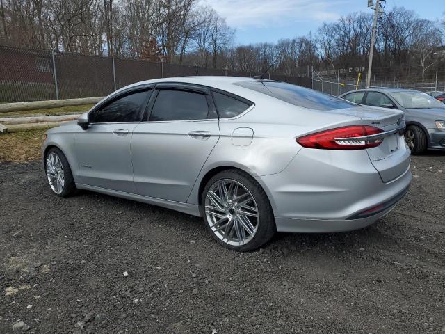 3FA6P0LU2JR235365 - 2018 FORD FUSION SE HYBRID SILVER photo 2