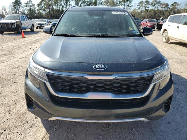 KNDEU2AA7M7218155 - 2021 KIA SELTOS S GRAY photo 5