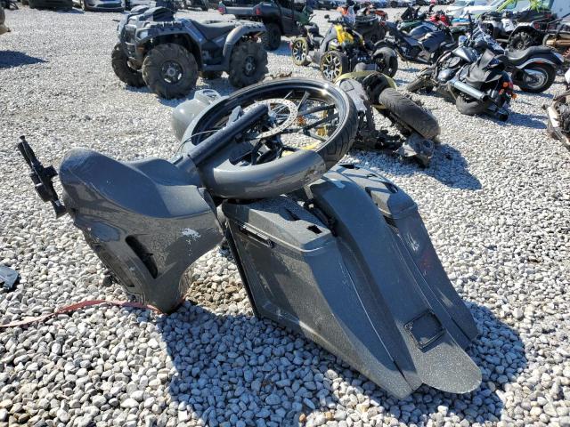 1HD1KRC1XJB646982 - 2018 HARLEY-DAVIDSON FLHXS STREET GLIDE SPECIAL GRAY photo 2