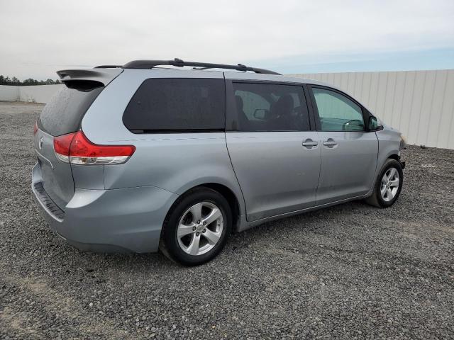 5TDKK3DC8DS382693 - 2013 TOYOTA SIENNA LE SILVER photo 3