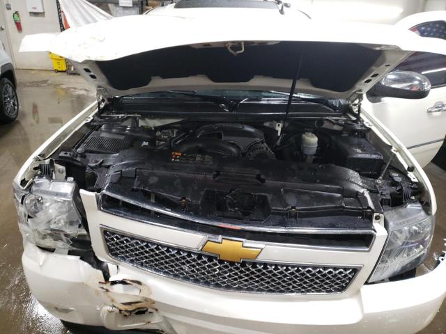 1GNSKKE34BR331414 - 2011 CHEVROLET SUBURBAN K1500 LTZ WHITE photo 12