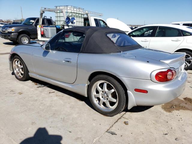 JM1NB353840402133 - 2004 MAZDA MX-5 MIATA BASE SILVER photo 2