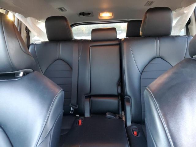 5TDGZRAH5NS140157 - 2022 TOYOTA HIGHLANDER XLE 银色 照片 10