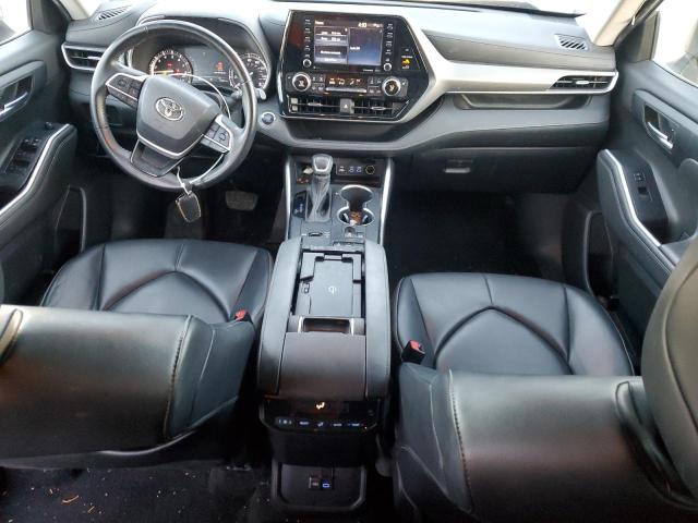 5TDGZRAH5NS140157 - 2022 TOYOTA HIGHLANDER XLE 银色 照片 8